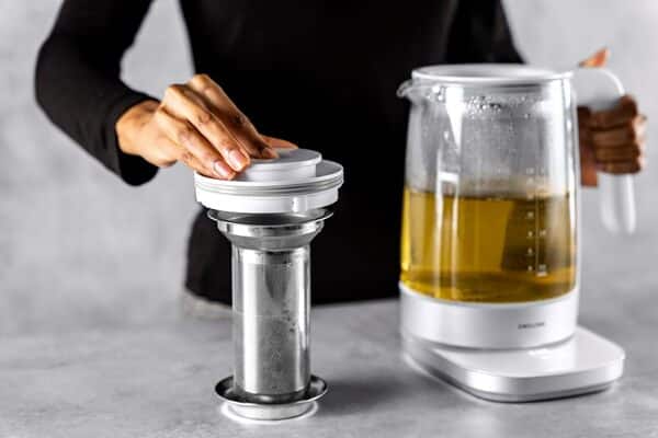 ZWILLING ENFINIGY Théière-Bouilloire en Verre avec Insert à Thé, 6 Programmes de Température, 185o W, 1,7 l, Blanc [Classe énergétique A+]