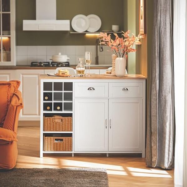 Découvrez l'îlot central de cuisine SoBuy KNL05-W : un allié astucieux pour optimiser votre espace avec style et praticité.