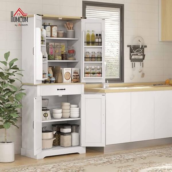 Découvrez notre test complet du vaisselier HOMCOM : une solution de rangement alliant praticité et design élégant pour votre intérieur.