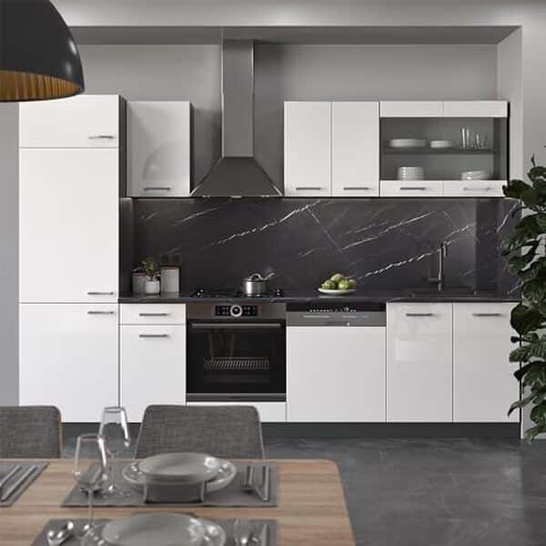 Découvrez notre test complet de la cuisine Vicco R-line 300 cm : élégance, fonctionnalité et qualité réunies pour votre intérieur moderne. 